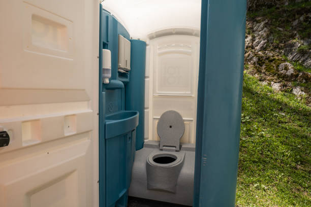 Best Portable restroom trailer rental  in Lakeside, VA